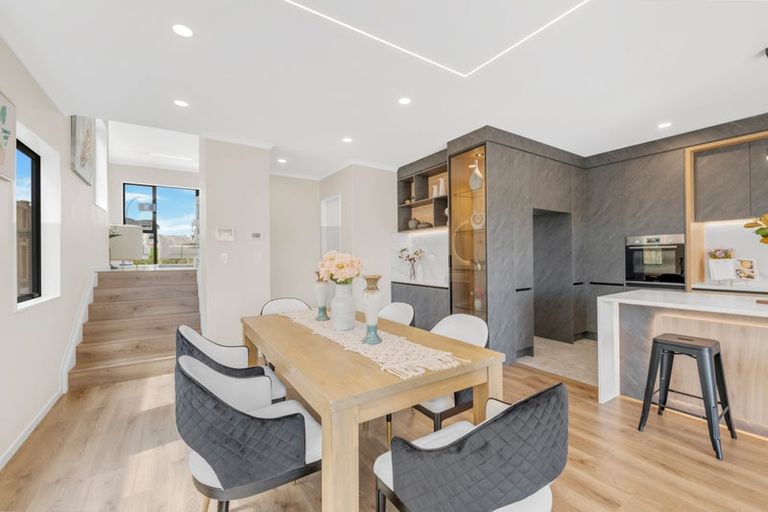 Photo of property in 24 Ballyalton Crescent, Flat Bush, 2019