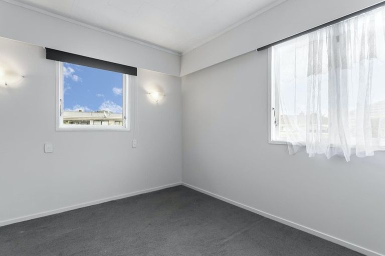 Photo of property in 9 Sutton Crescent, Papatoetoe, Auckland, 2025