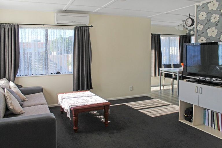 Photo of property in 74 Geraldine Crescent, Cloverlea, Palmerston North, 4412