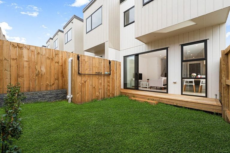 Photo of property in 3/25 Abbotleigh Avenue, Te Atatu Peninsula, Auckland, 0610