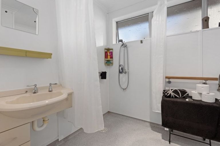 Photo of property in 2/29 Clouston Park Road, Clouston Park, Upper Hutt, 5018