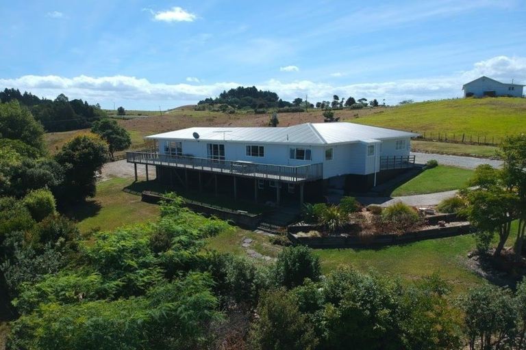 Photo of property in 18 Marohemo Road, Maungaturoto, 0583