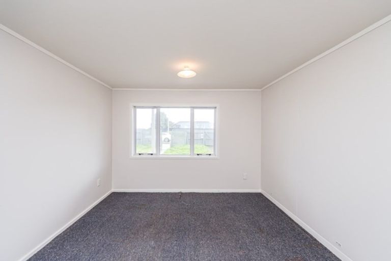 Photo of property in 32 Miro Street, Castlecliff, Whanganui, 4501