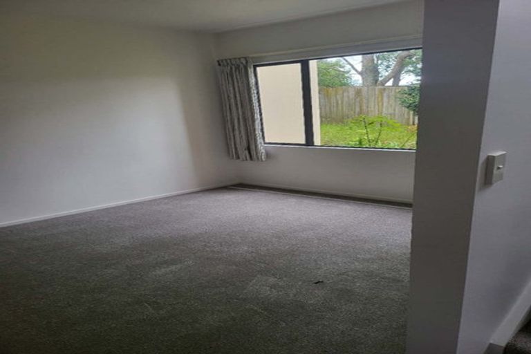 Photo of property in 20 Te Hoe Grove, Pinehill, Auckland, 0632