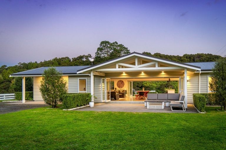 Photo of property in 6 Bridle Way, Hunua, Papakura, 2583