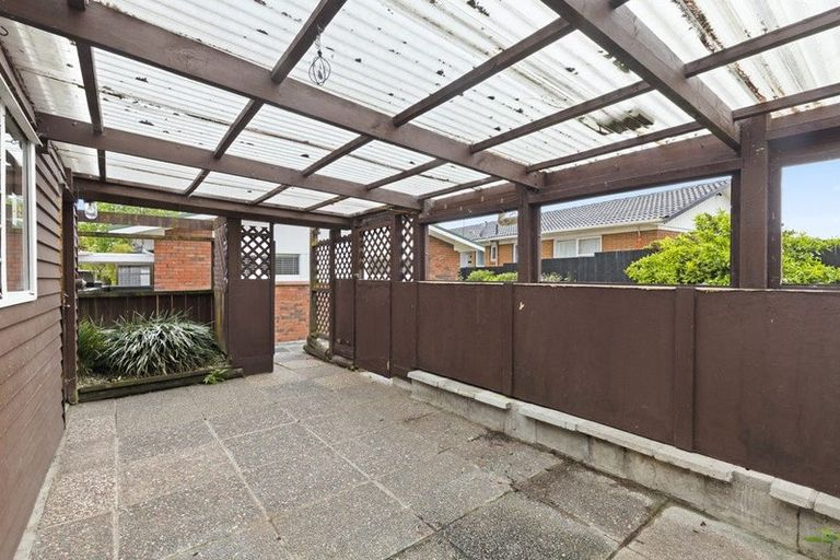 Photo of property in 26 Beechdale Crescent, Pakuranga Heights, Auckland, 2010