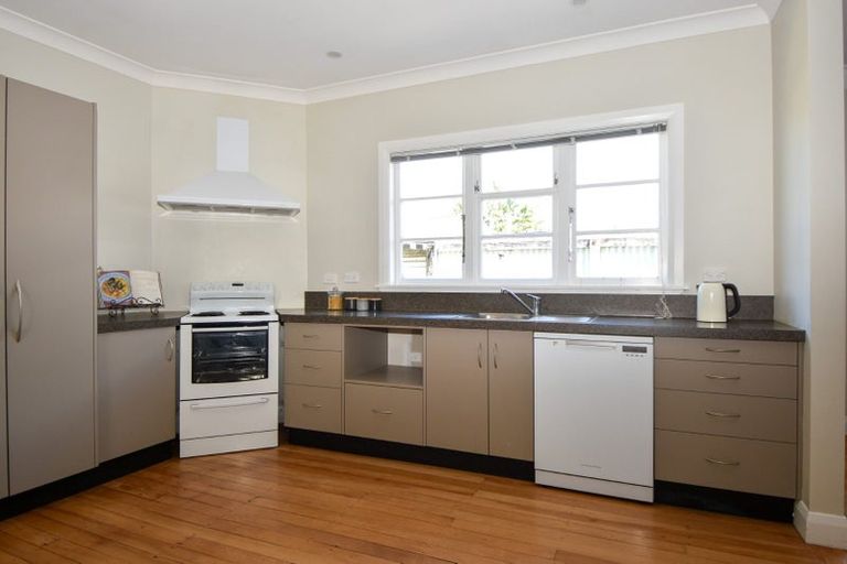 Photo of property in 105 Broadway, Carterton, 5713