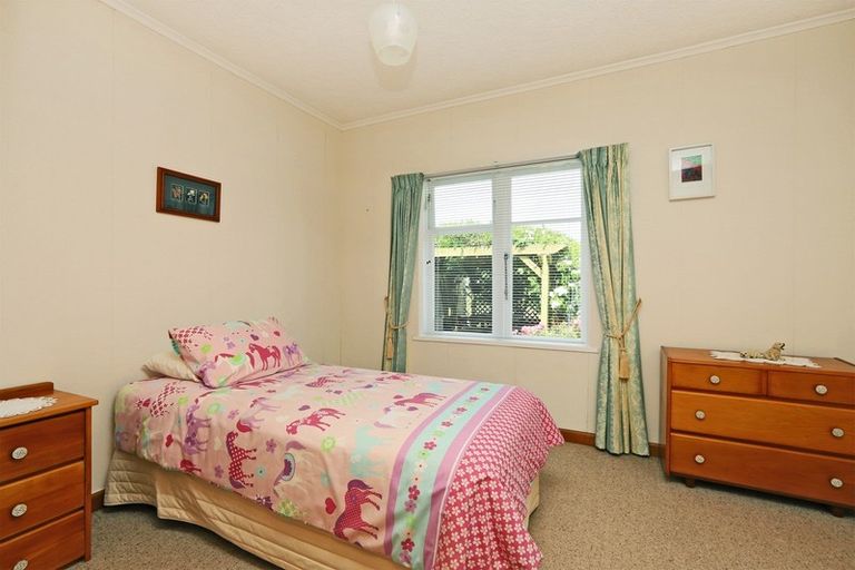 Photo of property in 10 Mill Road, Clive, 4102