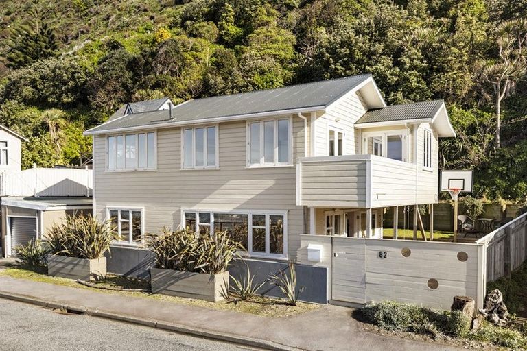 Photo of property in 82 Owhiro Bay Parade, Owhiro Bay, Wellington, 6023