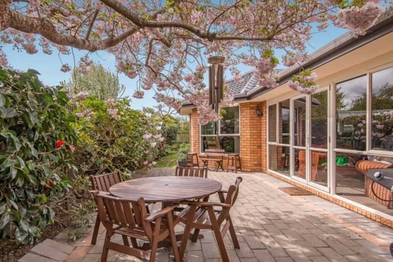 Photo of property in 28 Bentley Street, Russley, Christchurch, 8042