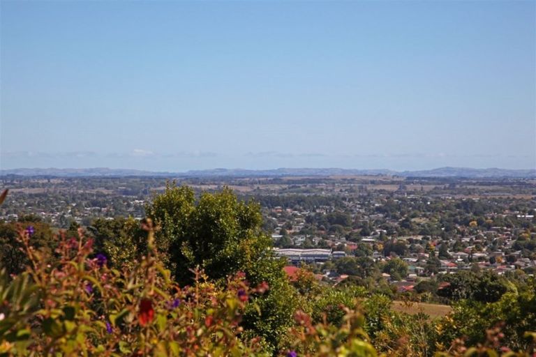 Photo of property in 327 Kaipara Road, Papakura, 2582