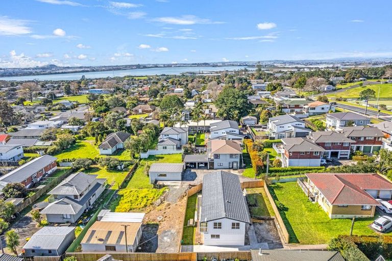 Photo of property in 32a Taylor Road, Mangere Bridge, Auckland, 2022