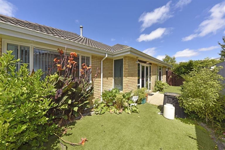 Photo of property in 22 Newnham Terrace, Upper Riccarton, Christchurch, 8041