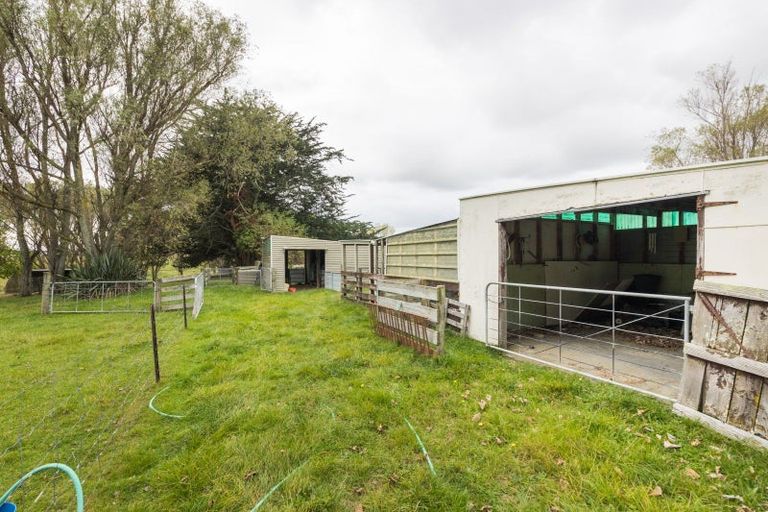 Photo of property in 660b Roberts Line, Kelvin Grove, Palmerston North, 4470