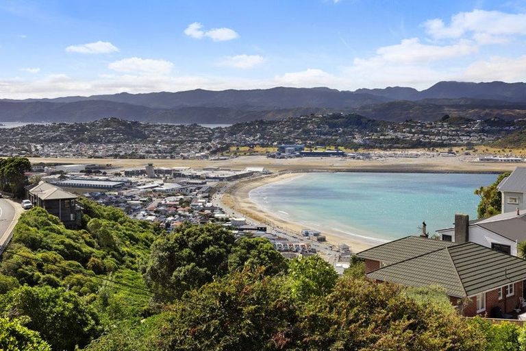 Photo of property in 25a Houghton Bay Road, Houghton Bay, Wellington, 6023