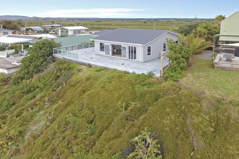 Photo of property in 195 Pukehina Parade, Pukehina, Te Puke, 3189