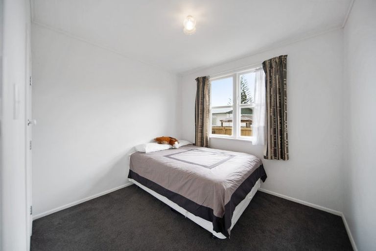 Photo of property in 19 Clendon Place, Manurewa, Auckland, 2102