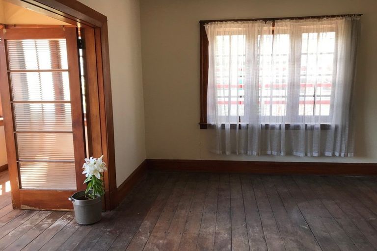 Photo of property in 105 Brougham Street, Mount Victoria, Wellington, 6011