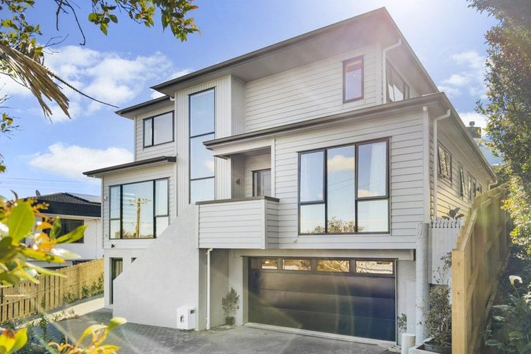 Photo of property in 9a Wolsley Avenue, Milford, Auckland, 0620