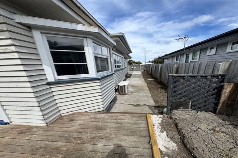 Photo of property in 55 Rhona Street, Linwood, Christchurch, 8062