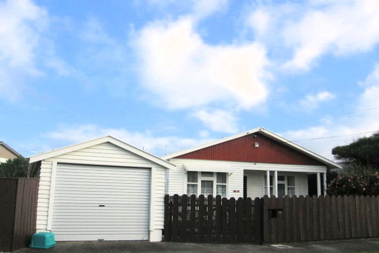 Photo of property in 102 Pretoria Street, Hutt Central, Lower Hutt, 5010