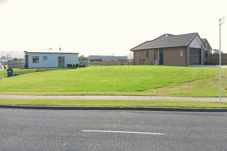 Photo of property in 16 Breton Drive, Waipu, 0510