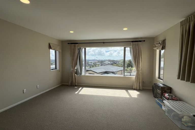 Photo of property in 36 Bur Oak Terrace, Schnapper Rock, Auckland, 0632