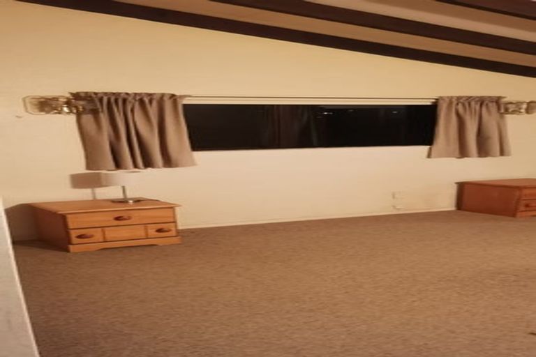 Photo of property in 2/104 Madras Street, Khandallah, Wellington, 6035