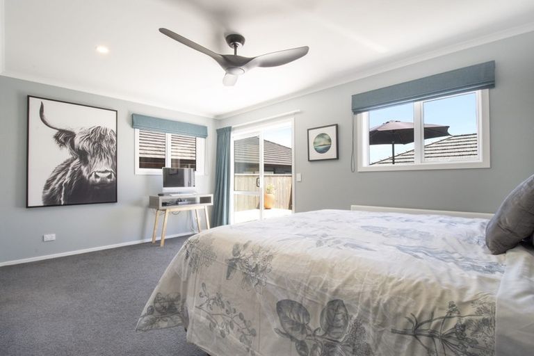 Photo of property in 20 Schooner Drive, Whitby, Porirua, 5024