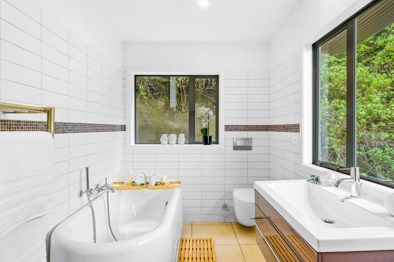 Photo of property in 73 Moana Road, Plimmerton, Porirua, 5026