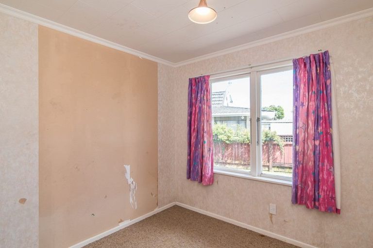 Photo of property in 8 Tawa Street, Waikanae, 5036