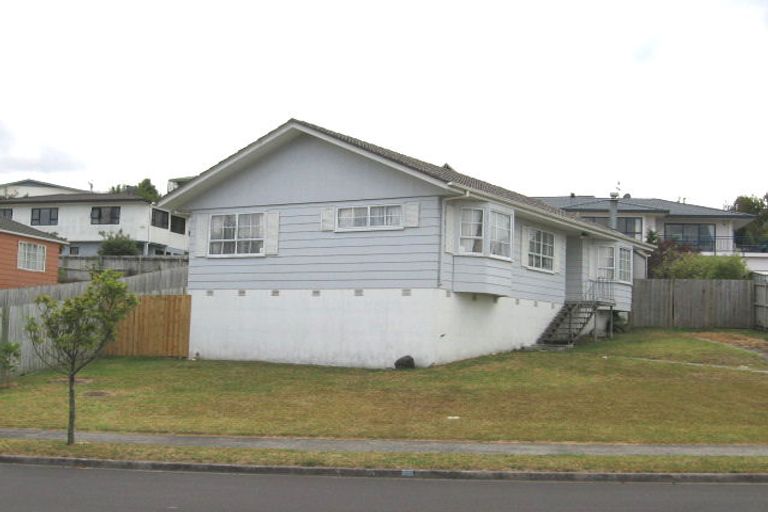 Photo of property in 98 West Harbour Drive, West Harbour, Auckland, 0618