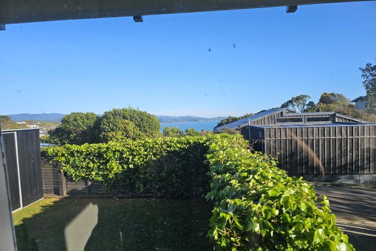 Photo of property in 11 Laburnum Grove, Maungaraki, Lower Hutt, 5010