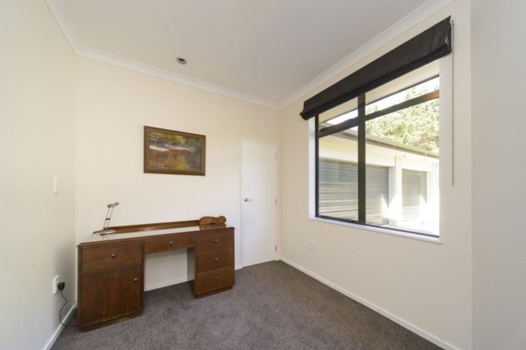 Photo of property in 302 Ngahere Park Road, Turitea, Palmerston North, 4472