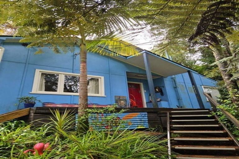 Photo of property in 56 Sylvan Valley Avenue, Titirangi, Auckland, 0604