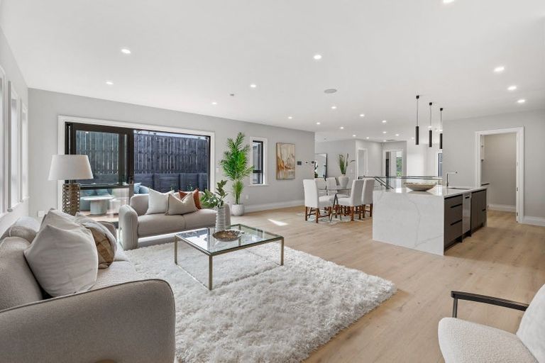 Photo of property in 7 Halcyon Bay Lane, Wainui, 0992