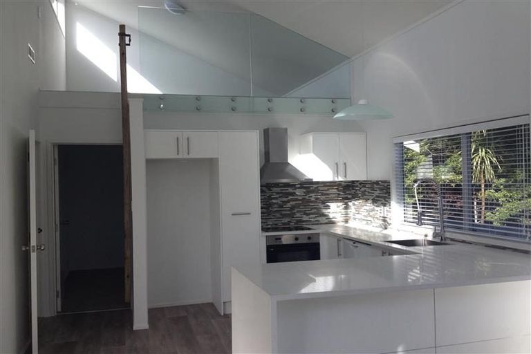 Photo of property in 16 Heaton Grove, Chatswood, Auckland, 0626