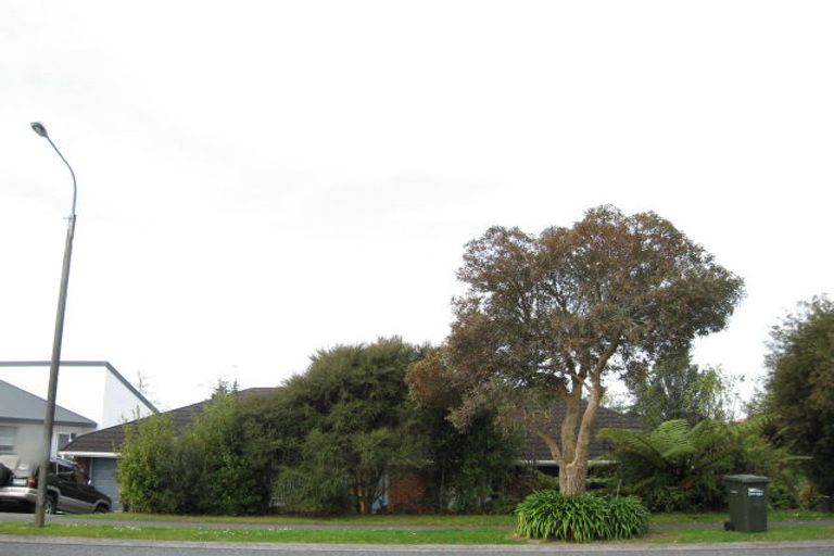 Photo of property in 52 Karina Road, Merrilands, New Plymouth, 4312