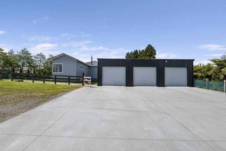 Photo of property in 2319 Mountain Road, Tariki, Inglewood, 4390