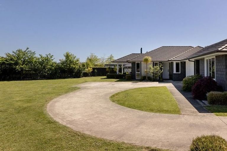 Photo of property in 266 Lakes Boulevard, Pyes Pa, Tauranga, 3112