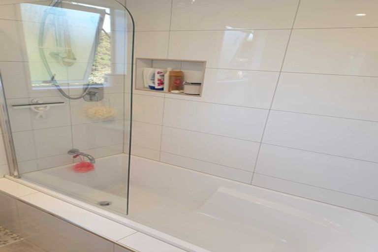 Photo of property in 1/28 Kestrel Heights, Arkles Bay, Whangaparaoa, 0932