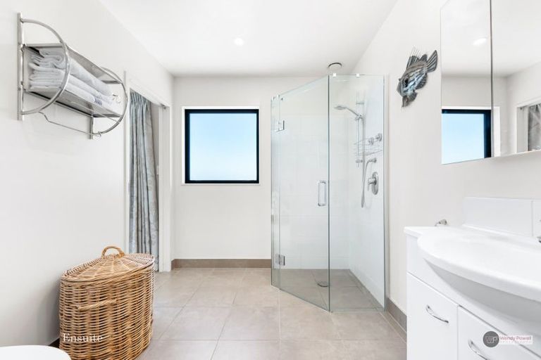 Photo of property in 30 Arahiwi Grove, Tirohanga, Lower Hutt, 5010