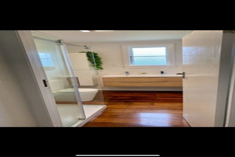 Photo of property in 2 Brassey Street, Waverley, 4510