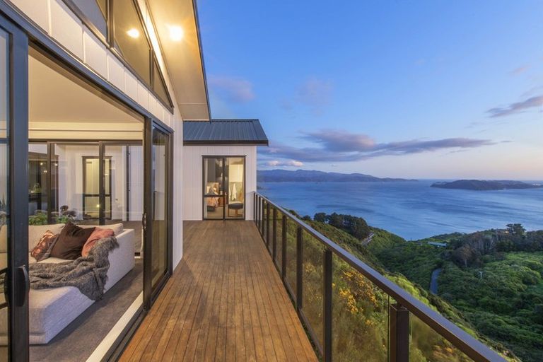 Photo of property in 23 Promontory Crescent, Newlands, Wellington, 6037