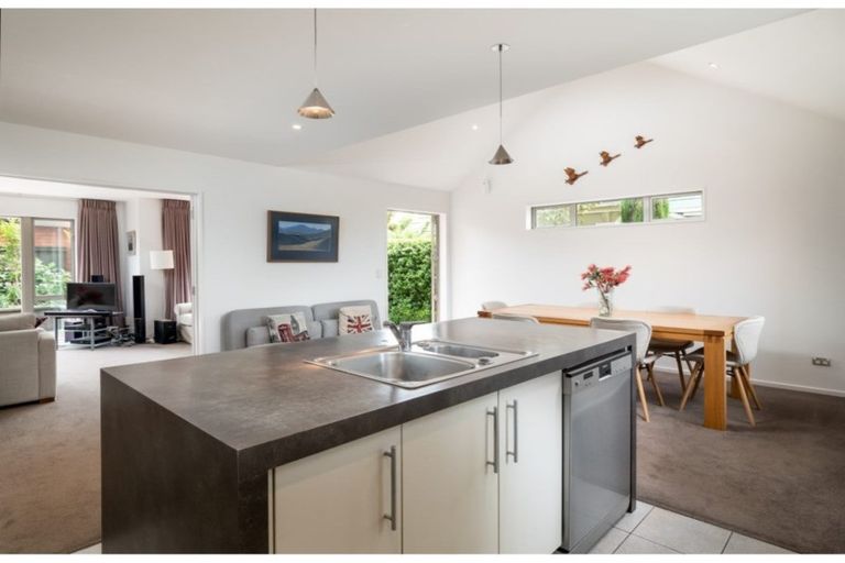 Photo of property in 109 Innes Road, St Albans, Christchurch, 8052