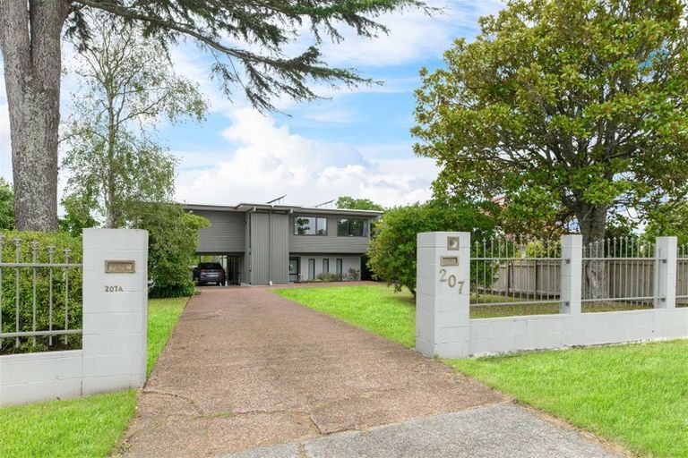 Photo of property in 207 Te Atatu Road, Te Atatu South, Auckland, 0610