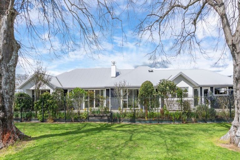 Photo of property in 4 Levinge Lane, Hillmorton, Christchurch, 8024