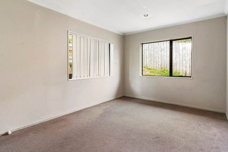 Photo of property in 6 Exotic Place, Massey, Auckland, 0614