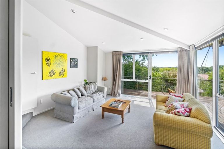 Photo of property in 8 Rhodesvale Terrace, Cashmere, Christchurch, 8022