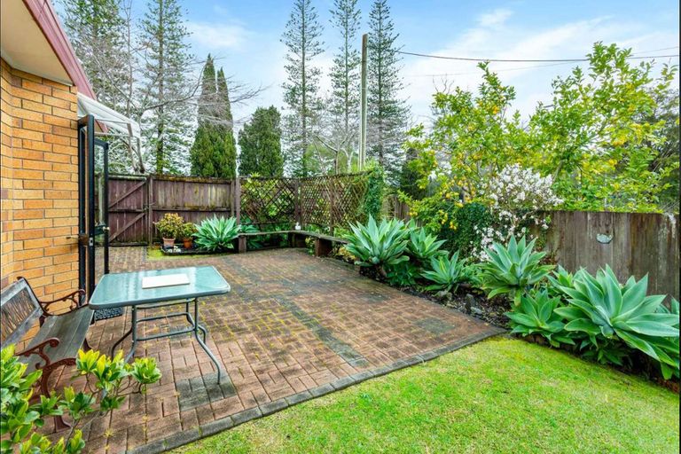 Photo of property in 47 Glenview Road, Glen Eden, Auckland, 0602